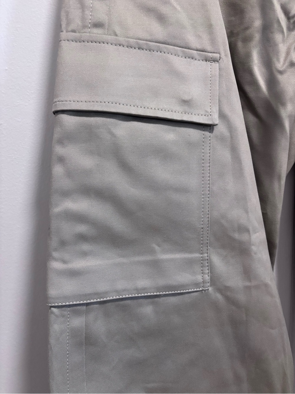 Sacai Wide-Leg Cargo Trousers. New, with tag. - Picture 10 of 16